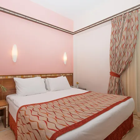 Royal Atlantis & מלון 5*