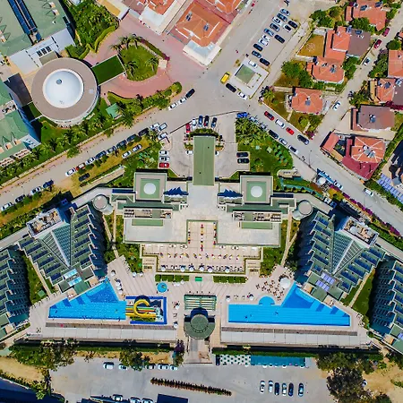 Royal Atlantis & מלון