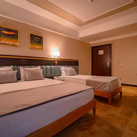 فندق Royal Atlantis &