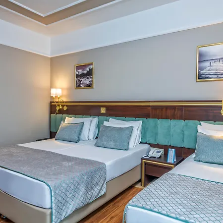 فندق Royal Atlantis & 5*