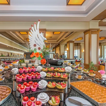 Royal Atlantis & Готель