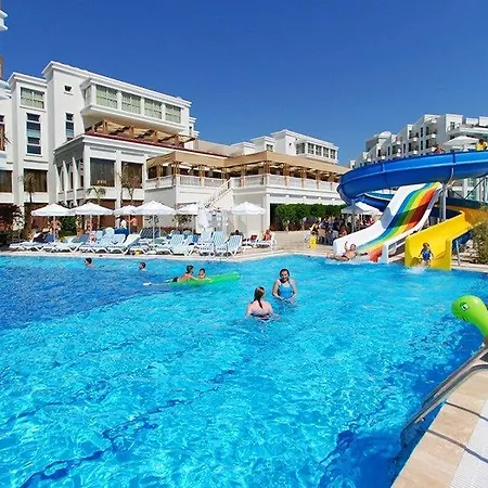 فندق Royal Atlantis &