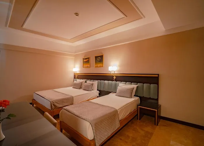 Royal Atlantis & Готель