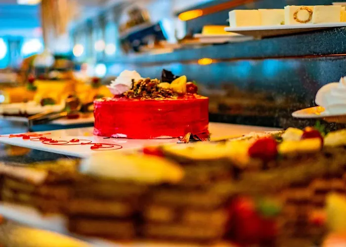 Royal Atlantis & Hotel