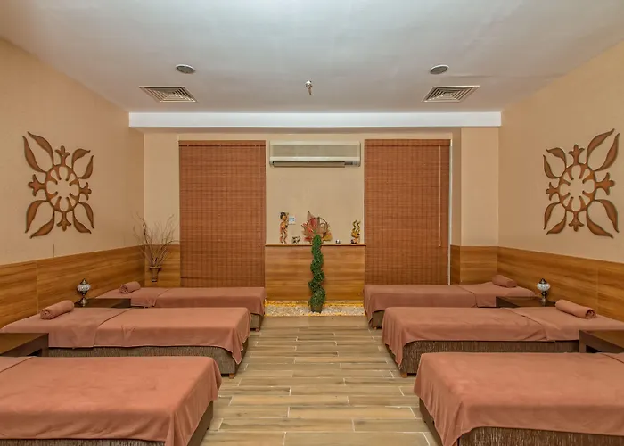 Royal Atlantis & Hotel