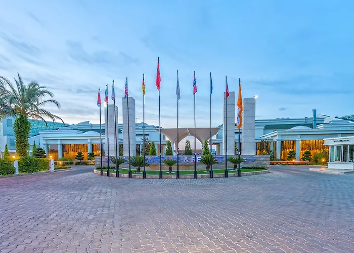 Royal Atlantis & Готель