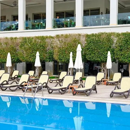 Royal Atlantis & Hotel Side