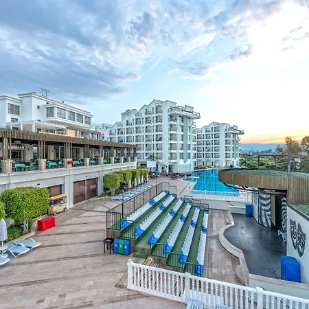 Royal Atlantis & Side