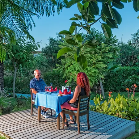 Royal Atlantis & Hotel