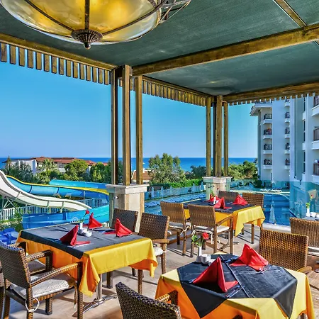 Royal Atlantis & 5* Side