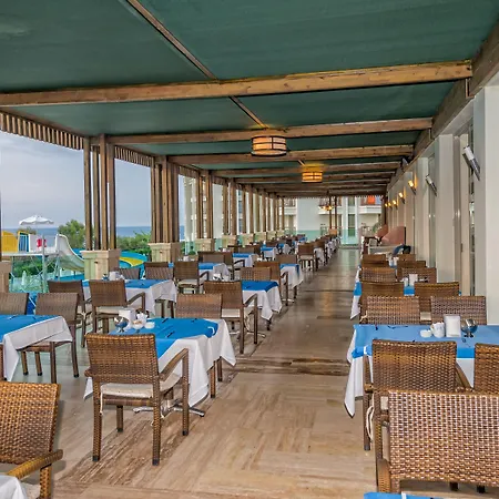 Royal Atlantis & Side