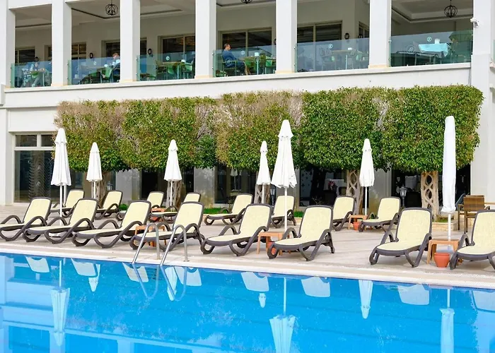 Royal Atlantis & Hotell Side