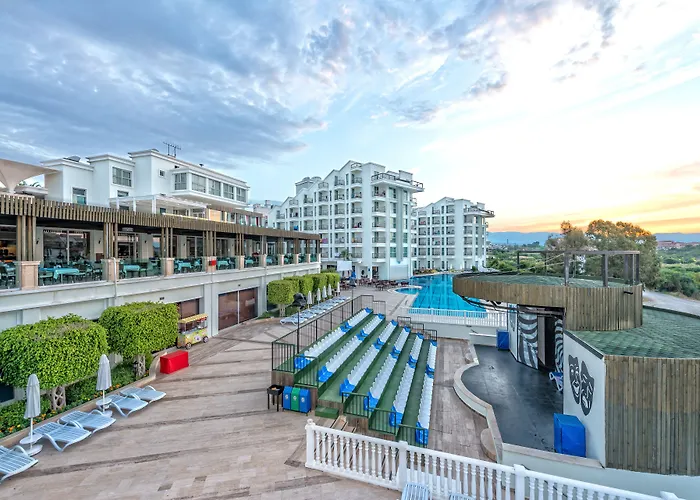 Royal Atlantis & Side