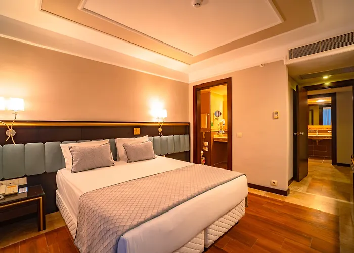 Royal Atlantis & Hotell Side